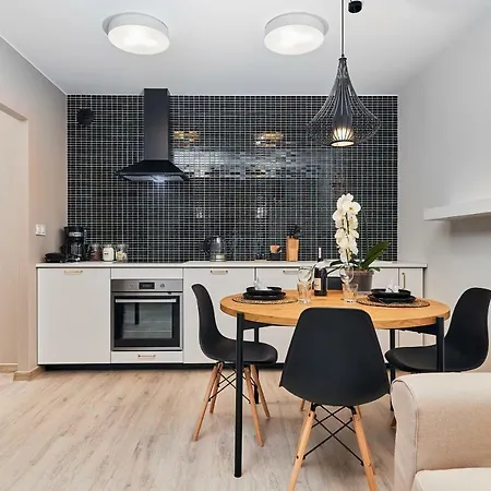 Benedykta Polaka By Renters *
